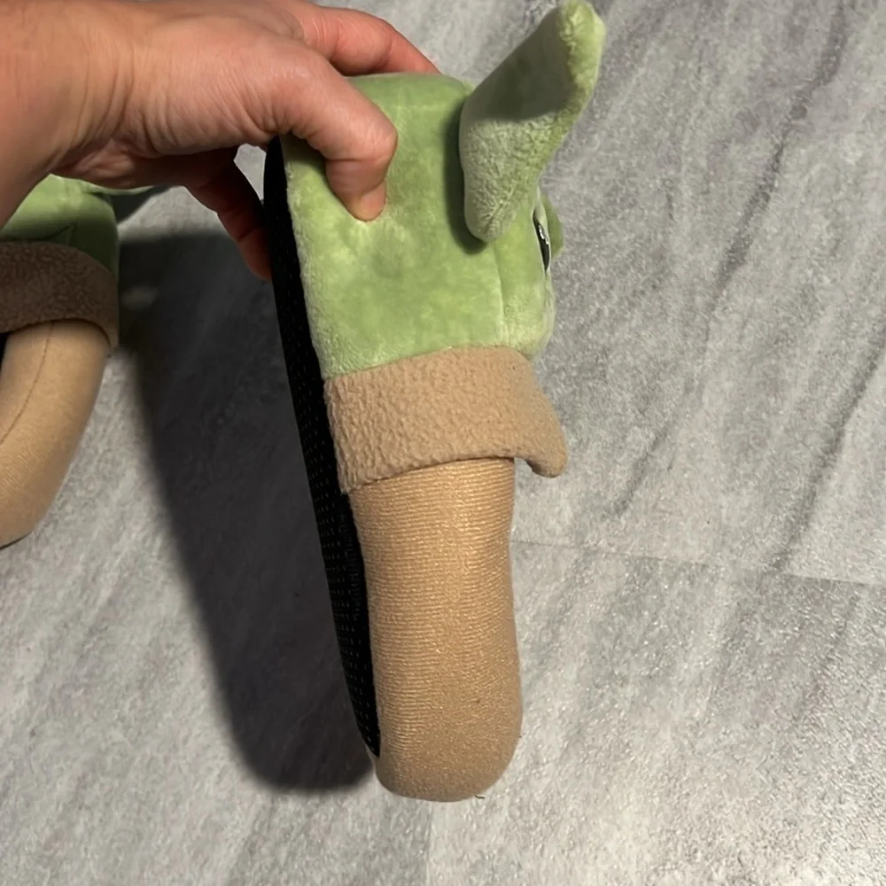 Kids Unisex Baby Yoda The Child Slippers size 13-1 tan & green pajamas star wars